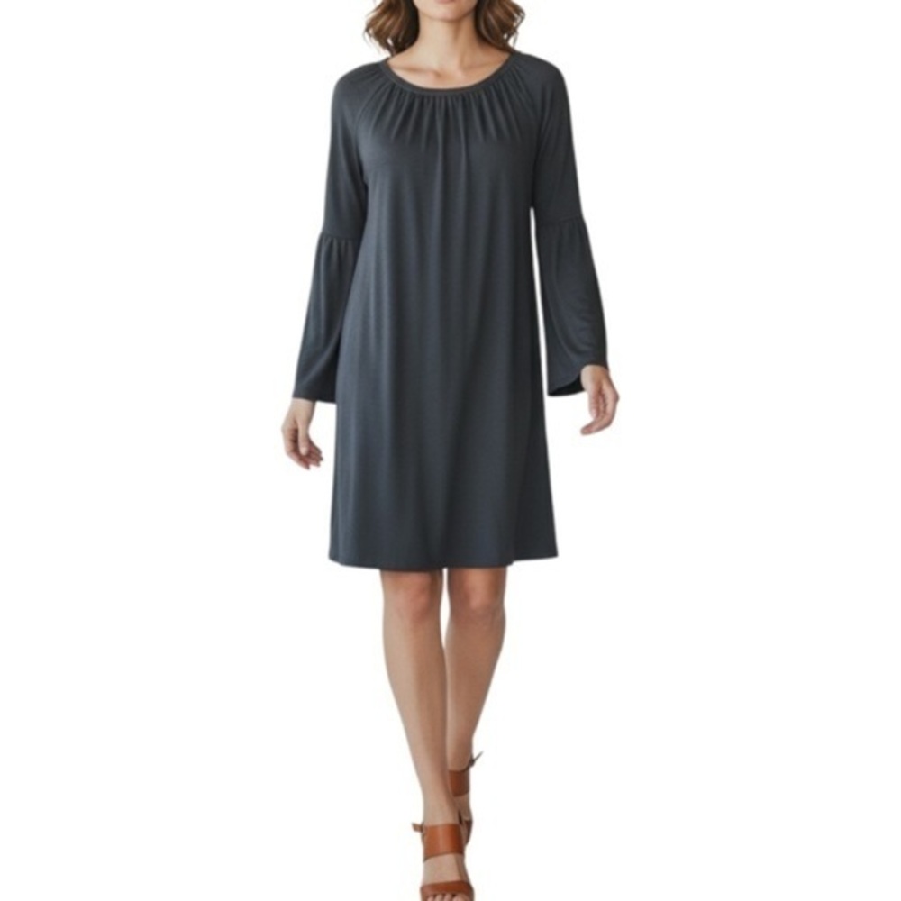 4/$20 West Loop Black Bell Sleeve Shift Dress Medium